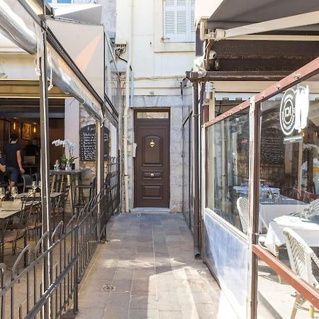 Appartement Authentique Situe En Plein Centre D'Antibes Exteriör bild