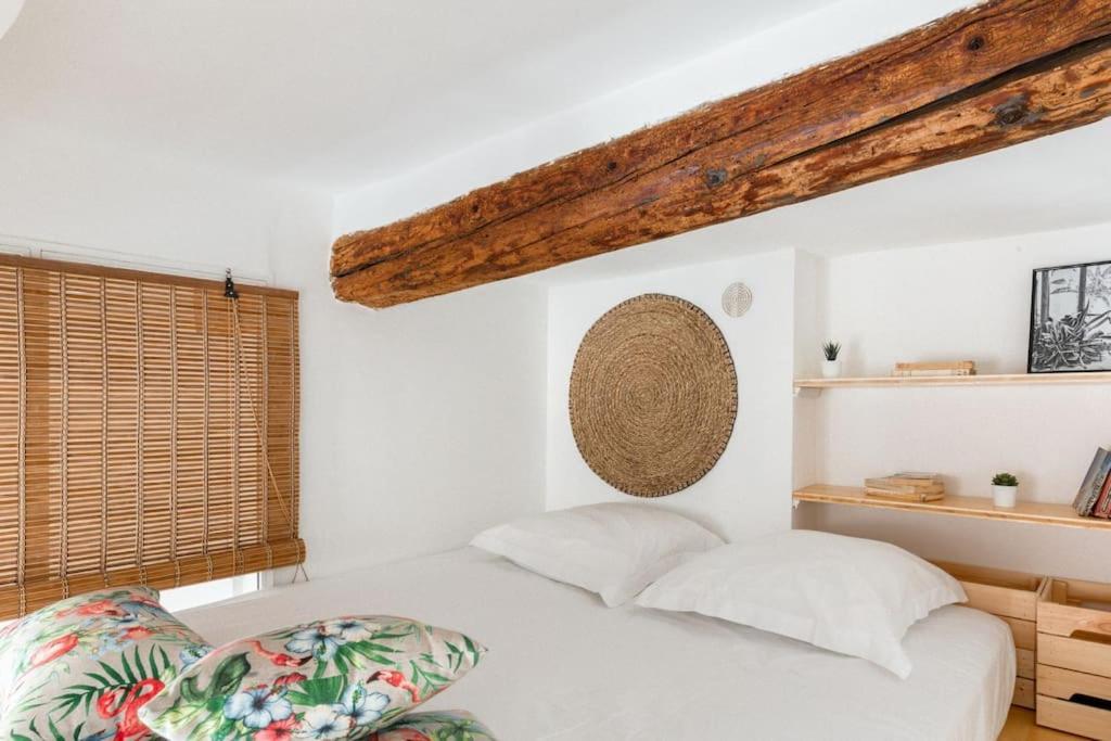 Appartement Authentique Situe En Plein Centre D'Antibes Exteriör bild