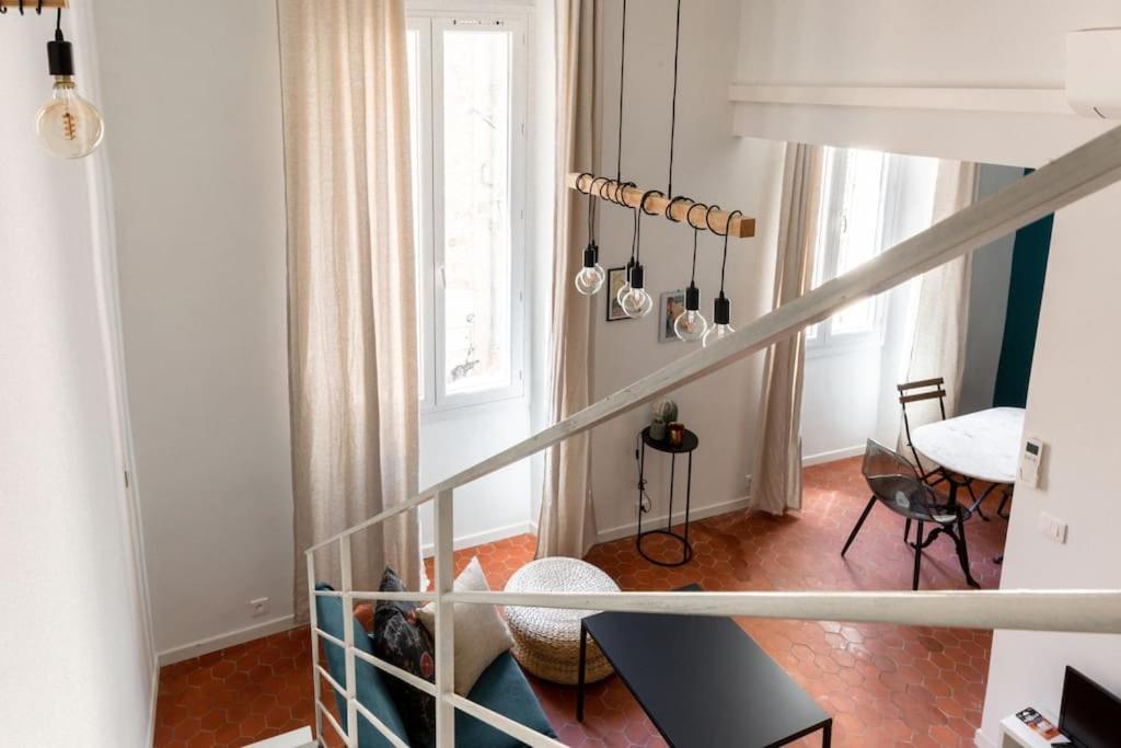Appartement Authentique Situe En Plein Centre D'Antibes Exteriör bild
