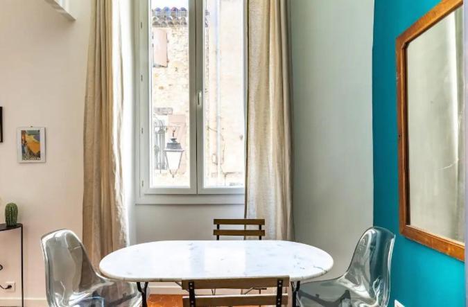 Appartement Authentique Situe En Plein Centre D'Antibes Exteriör bild