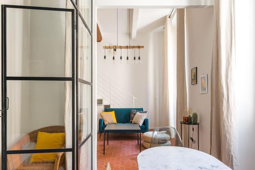 Appartement Authentique Situe En Plein Centre D'Antibes Exteriör bild
